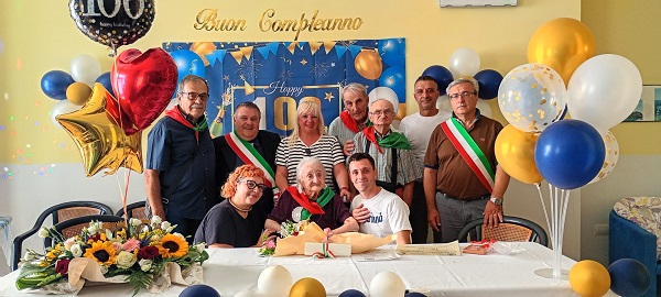 Valperga, Ivana Lanfredi compie 100 anni: da staffetta partigiana a un secolo di vita tra lavoro e famiglia