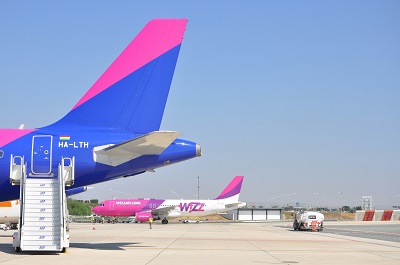 Caselle, volo Wizz Air per Tirana in ritardo di oltre 14 ore: oltre un centinaio di passeggeri bloccati in aeroporto