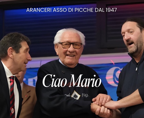 Ivrea, il doloroso addio a Mario Peila: era l’ultimo dei fondatori della squadra di aranceri “Asso di picche”